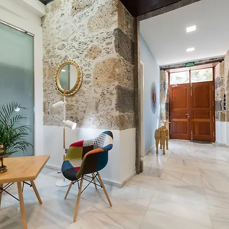 Cathedral Apartment *
